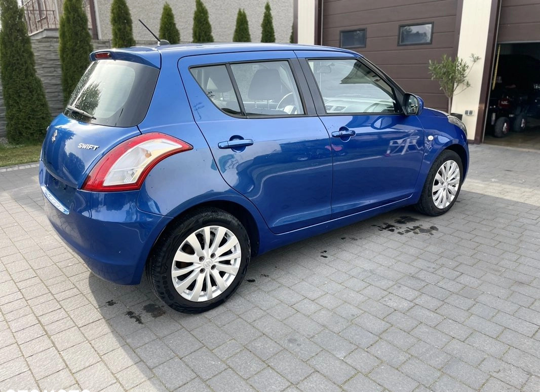 Suzuki Swift cena 21900 przebieg: 168075, rok produkcji 2011 z Sochaczew małe 781